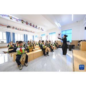 内蒙古科右中旗：社团赋能成长 美育浸润校园