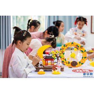 呼和浩特多彩民俗迎中秋