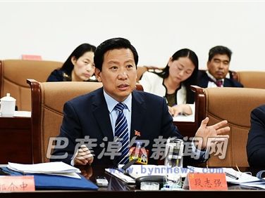 10月26日，段志强参加市第四次党代会杭锦后旗代表团讨论。