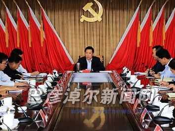 10月20日，段志强主持召开会议，就严肃换届纪律与市直部门主要领导进行集体谈话。